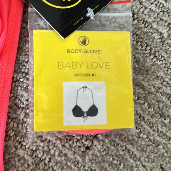 Push up top Hot pink Body glove bathing suit size small - Picture 4 of 7